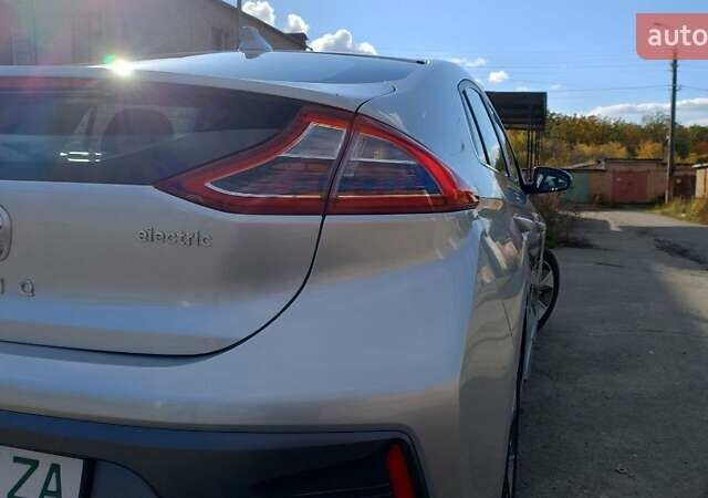 Серый Хендай Ioniq, объемом двигателя 0 л и пробегом 111 тыс. км за 14800 $, фото 42 на Automoto.ua