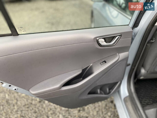 Серый Хендай Ioniq, объемом двигателя 0 л и пробегом 135 тыс. км за 12999 $, фото 47 на Automoto.ua