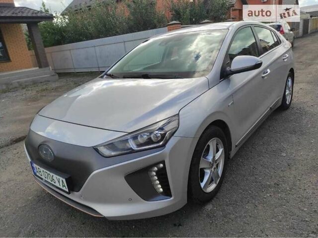 Серый Хендай Ioniq, объемом двигателя 0 л и пробегом 190 тыс. км за 15500 $, фото 2 на Automoto.ua