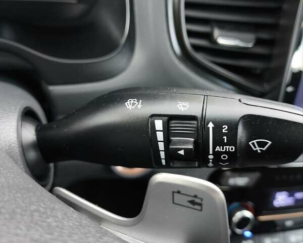 Сірий Хендай Ioniq, об'ємом двигуна 0 л та пробігом 106 тис. км за 12018 $, фото 32 на Automoto.ua