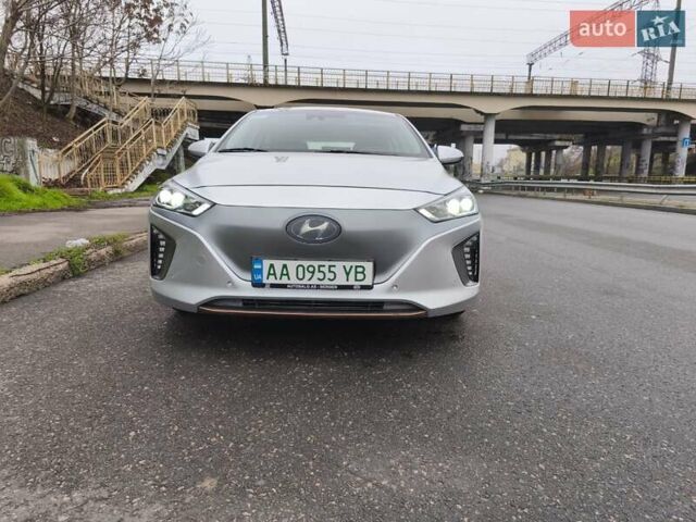 Сірий Хендай Ioniq, об'ємом двигуна 0 л та пробігом 124 тис. км за 13000 $, фото 5 на Automoto.ua