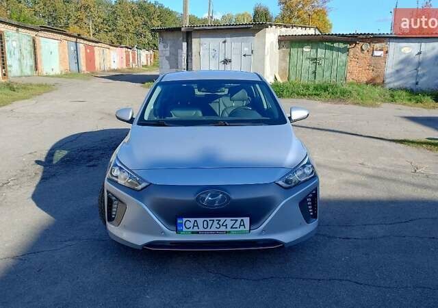 Серый Хендай Ioniq, объемом двигателя 0 л и пробегом 111 тыс. км за 14800 $, фото 30 на Automoto.ua
