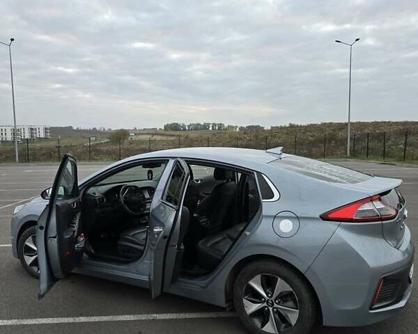 Серый Хендай Ioniq, объемом двигателя 0 л и пробегом 82 тыс. км за 14500 $, фото 15 на Automoto.ua
