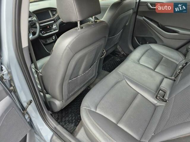 Серый Хендай Ioniq, объемом двигателя 0 л и пробегом 160 тыс. км за 14000 $, фото 24 на Automoto.ua