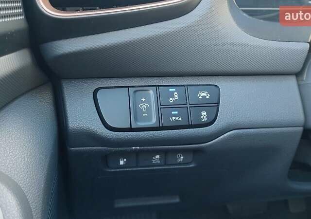 Серый Хендай Ioniq, объемом двигателя 0 л и пробегом 111 тыс. км за 14800 $, фото 12 на Automoto.ua