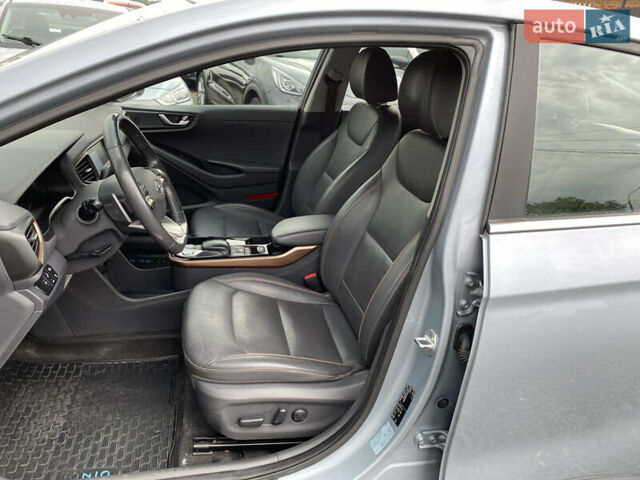 Серый Хендай Ioniq, объемом двигателя 0 л и пробегом 135 тыс. км за 12999 $, фото 33 на Automoto.ua