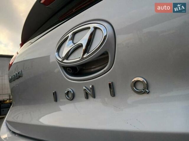 Серый Хендай Ioniq, объемом двигателя 0 л и пробегом 140 тыс. км за 12400 $, фото 2 на Automoto.ua
