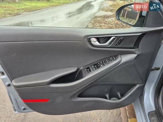 Серый Хендай Ioniq, объемом двигателя 0 л и пробегом 160 тыс. км за 14000 $, фото 23 на Automoto.ua