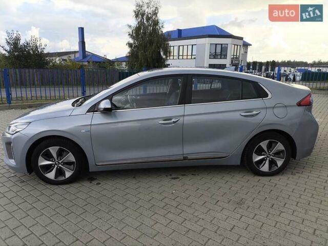 Сірий Хендай Ioniq, об'ємом двигуна 0 л та пробігом 106 тис. км за 12018 $, фото 13 на Automoto.ua