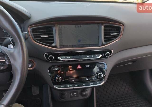 Серый Хендай Ioniq, объемом двигателя 0 л и пробегом 111 тыс. км за 14800 $, фото 36 на Automoto.ua