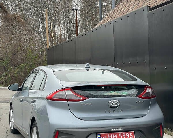 Серый Хендай Ioniq, объемом двигателя 0 л и пробегом 144 тыс. км за 12300 $, фото 3 на Automoto.ua