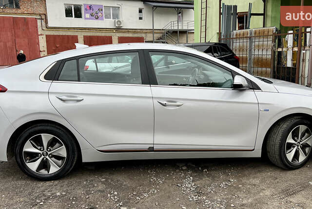 Сірий Хендай Ioniq, об'ємом двигуна 0 л та пробігом 149 тис. км за 12750 $, фото 23 на Automoto.ua
