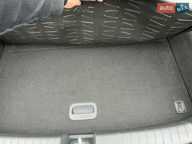 Сірий Хендай Ioniq, об'ємом двигуна 0 л та пробігом 149 тис. км за 12750 $, фото 55 на Automoto.ua