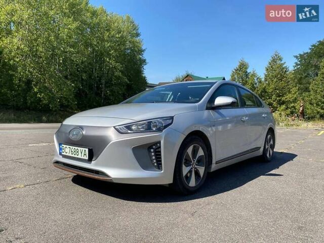 Серый Хендай Ioniq, объемом двигателя 0 л и пробегом 132 тыс. км за 12500 $, фото 1 на Automoto.ua