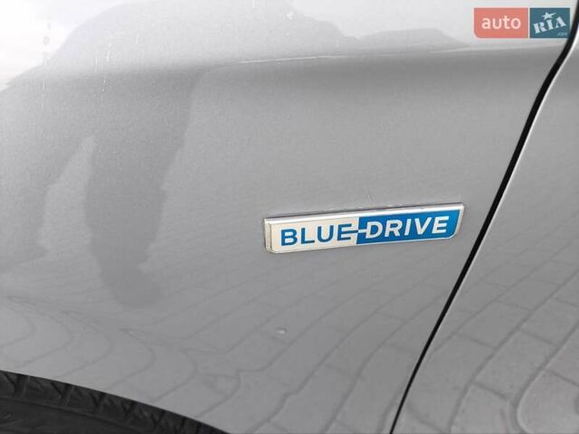 Сірий Хендай Ioniq, об'ємом двигуна 0 л та пробігом 106 тис. км за 12018 $, фото 20 на Automoto.ua