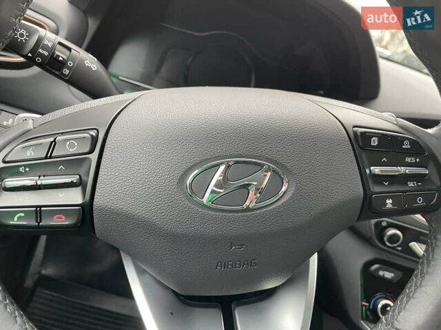 Серый Хендай Ioniq, объемом двигателя 0 л и пробегом 144 тыс. км за 12300 $, фото 7 на Automoto.ua