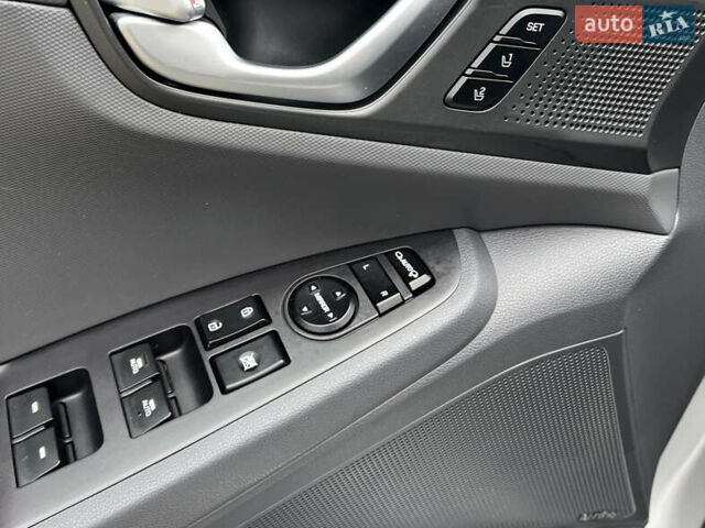 Серый Хендай Ioniq, объемом двигателя 0 л и пробегом 150 тыс. км за 12490 $, фото 21 на Automoto.ua