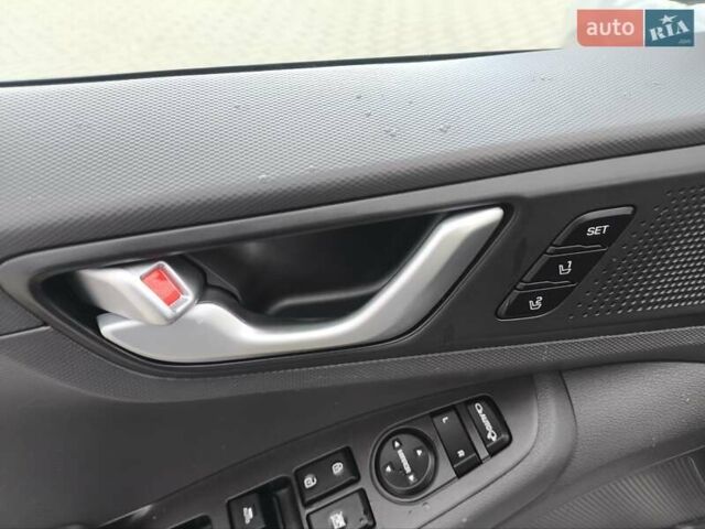 Сірий Хендай Ioniq, об'ємом двигуна 0 л та пробігом 106 тис. км за 12018 $, фото 24 на Automoto.ua