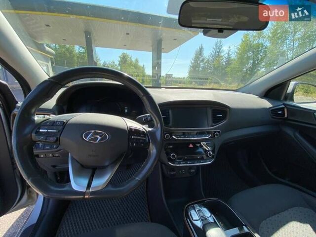 Серый Хендай Ioniq, объемом двигателя 0 л и пробегом 132 тыс. км за 12500 $, фото 11 на Automoto.ua