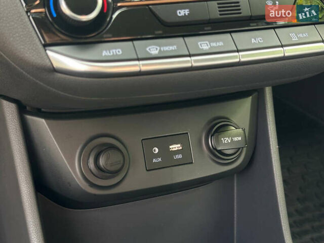 Сірий Хендай Ioniq, об'ємом двигуна 0 л та пробігом 33 тис. км за 13800 $, фото 45 на Automoto.ua