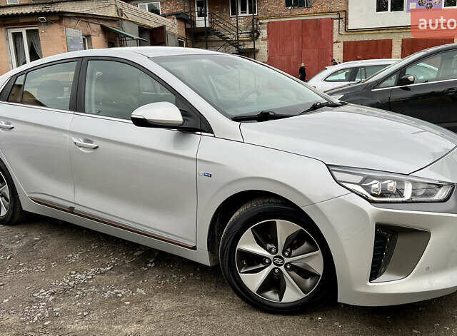 Сірий Хендай Ioniq, об'ємом двигуна 0 л та пробігом 149 тис. км за 12750 $, фото 24 на Automoto.ua