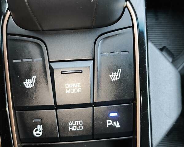 Сірий Хендай Ioniq, об'ємом двигуна 0 л та пробігом 110 тис. км за 11800 $, фото 51 на Automoto.ua