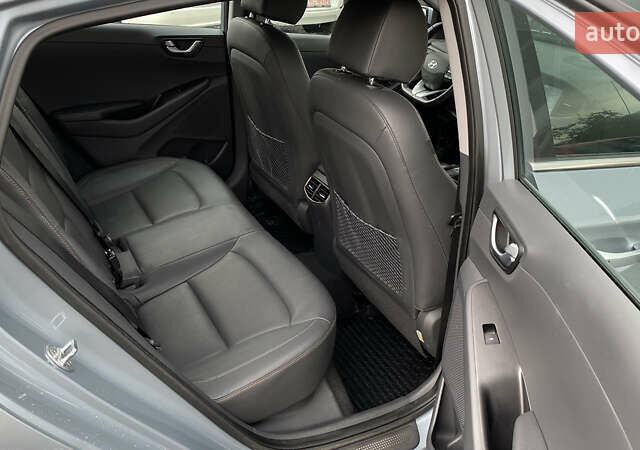 Серый Хендай Ioniq, объемом двигателя 0 л и пробегом 135 тыс. км за 12999 $, фото 43 на Automoto.ua