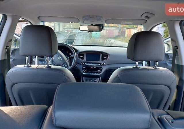 Серый Хендай Ioniq, объемом двигателя 0 л и пробегом 111 тыс. км за 14800 $, фото 49 на Automoto.ua