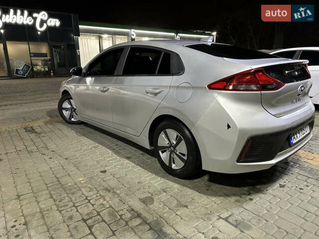 Сірий Хендай Ioniq, об'ємом двигуна 1.58 л та пробігом 174 тис. км за 11900 $, фото 6 на Automoto.ua