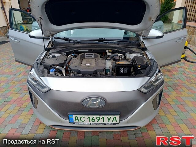 Серый Хендай Ioniq, объемом двигателя 0 л и пробегом 100 тыс. км за 14200 $, фото 10 на Automoto.ua