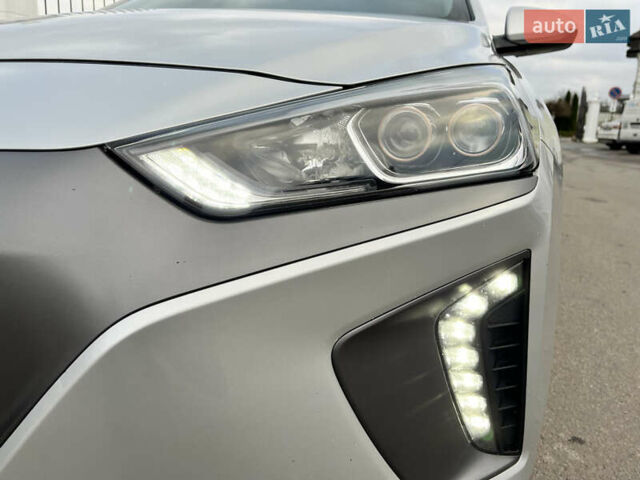 Сірий Хендай Ioniq, об'ємом двигуна 0 л та пробігом 135 тис. км за 12700 $, фото 5 на Automoto.ua