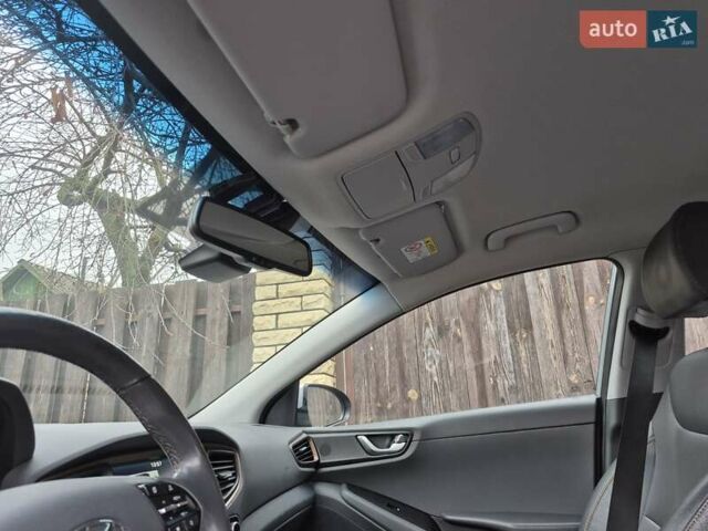 Серый Хендай Ioniq, объемом двигателя 0 л и пробегом 160 тыс. км за 14000 $, фото 18 на Automoto.ua