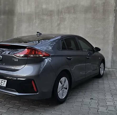 Серый Хендай Ioniq, объемом двигателя 1.58 л и пробегом 210 тыс. км за 11700 $, фото 6 на Automoto.ua