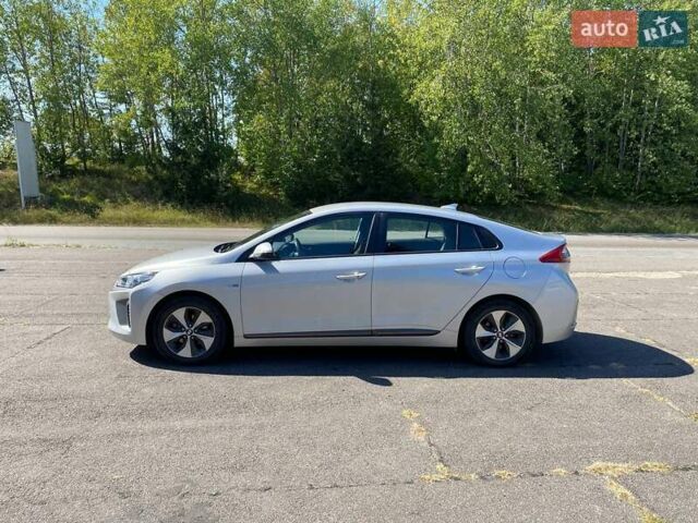 Серый Хендай Ioniq, объемом двигателя 0 л и пробегом 132 тыс. км за 12500 $, фото 2 на Automoto.ua
