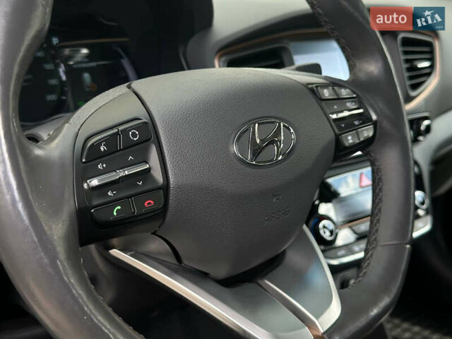 Сірий Хендай Ioniq, об'ємом двигуна 0 л та пробігом 33 тис. км за 13800 $, фото 31 на Automoto.ua