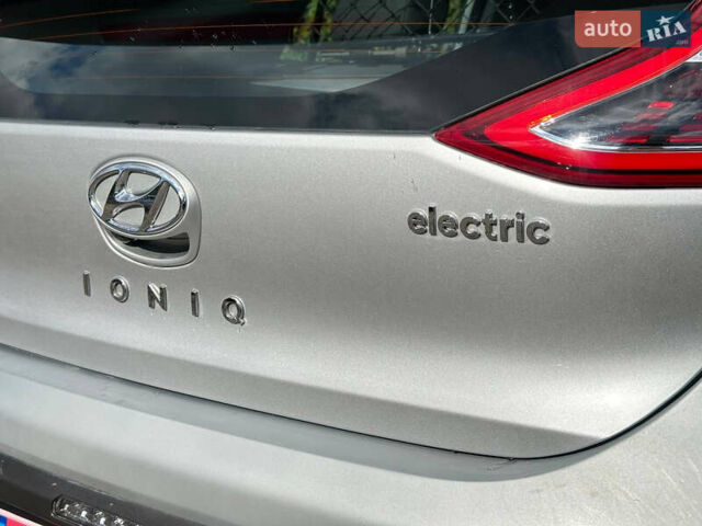 Сірий Хендай Ioniq, об'ємом двигуна 0 л та пробігом 33 тис. км за 13800 $, фото 11 на Automoto.ua