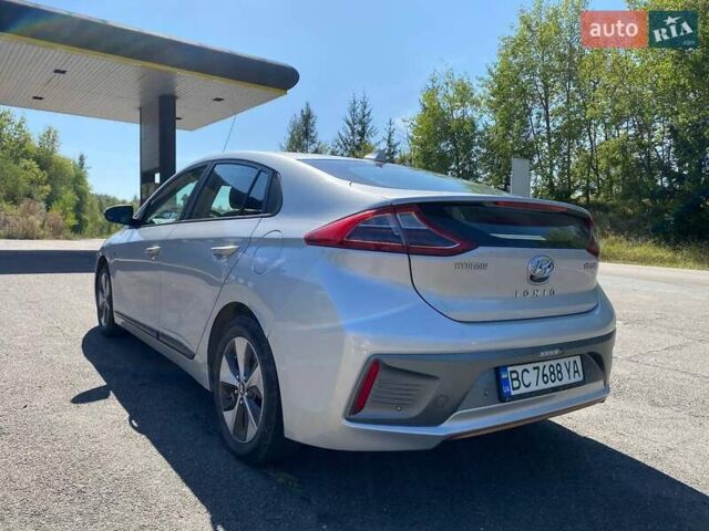 Серый Хендай Ioniq, объемом двигателя 0 л и пробегом 132 тыс. км за 12500 $, фото 3 на Automoto.ua