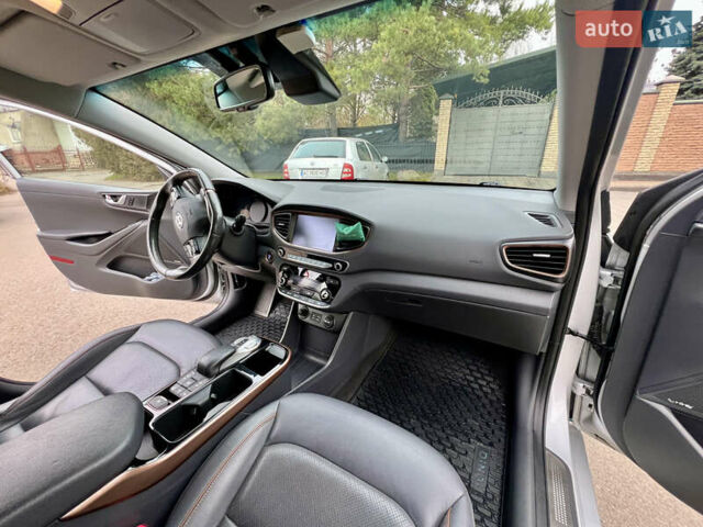 Серый Хендай Ioniq, объемом двигателя 0 л и пробегом 150 тыс. км за 12490 $, фото 28 на Automoto.ua