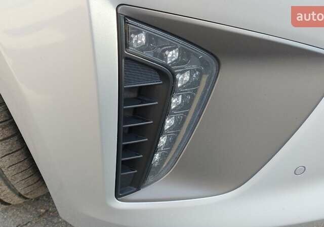 Серый Хендай Ioniq, объемом двигателя 0 л и пробегом 111 тыс. км за 14800 $, фото 59 на Automoto.ua
