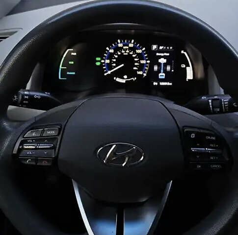 Серый Хендай Ioniq, объемом двигателя 1.58 л и пробегом 210 тыс. км за 11700 $, фото 11 на Automoto.ua