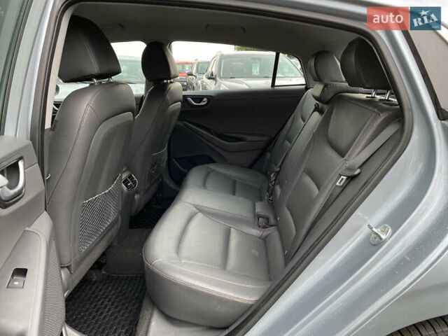 Серый Хендай Ioniq, объемом двигателя 0 л и пробегом 135 тыс. км за 12999 $, фото 49 на Automoto.ua