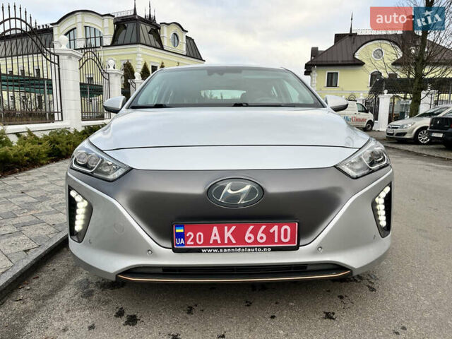 Сірий Хендай Ioniq, об'ємом двигуна 0 л та пробігом 135 тис. км за 12700 $, фото 8 на Automoto.ua