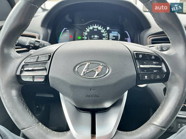 Сірий Хендай Ioniq, об'ємом двигуна 0 л та пробігом 135 тис. км за 12700 $, фото 14 на Automoto.ua