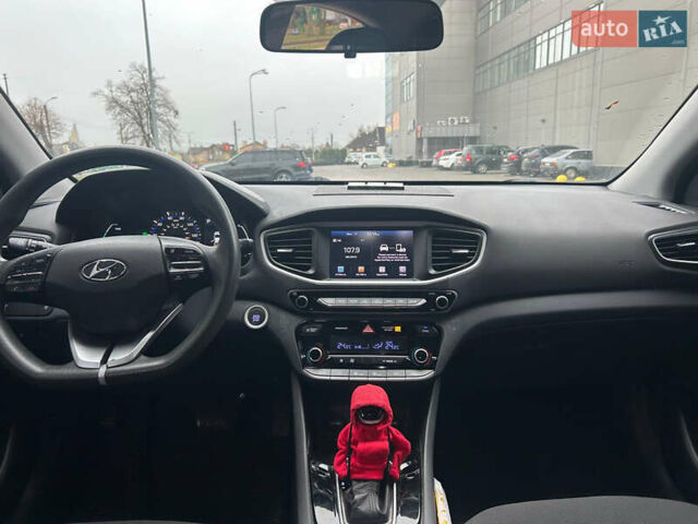 Сірий Хендай Ioniq, об'ємом двигуна 1.58 л та пробігом 174 тис. км за 11900 $, фото 19 на Automoto.ua