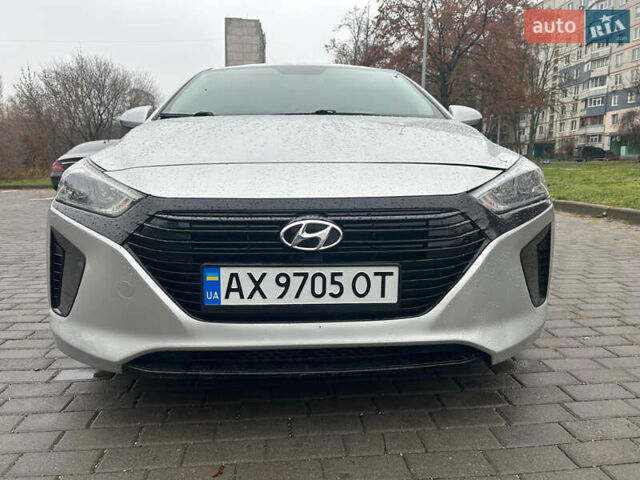 Сірий Хендай Ioniq, об'ємом двигуна 1.58 л та пробігом 174 тис. км за 11900 $, фото 15 на Automoto.ua
