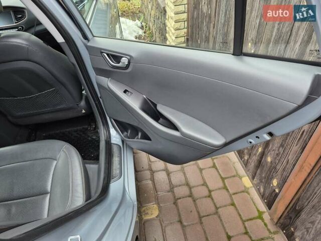 Серый Хендай Ioniq, объемом двигателя 0 л и пробегом 160 тыс. км за 14000 $, фото 28 на Automoto.ua