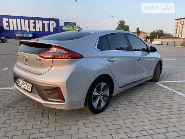 Сірий Хендай Ioniq, об'ємом двигуна 0 л та пробігом 111 тис. км за 16999 $, фото 9 на Automoto.ua