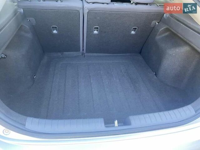 Серый Хендай Ioniq, объемом двигателя 1.58 л и пробегом 166 тыс. км за 14500 $, фото 15 на Automoto.ua