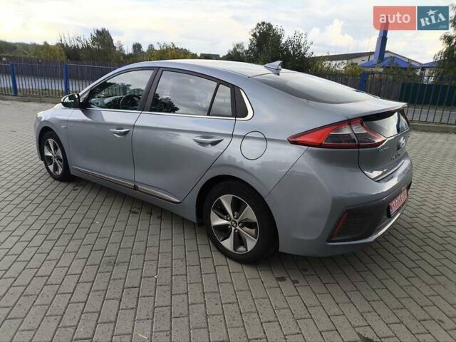 Сірий Хендай Ioniq, об'ємом двигуна 0 л та пробігом 106 тис. км за 12018 $, фото 15 на Automoto.ua