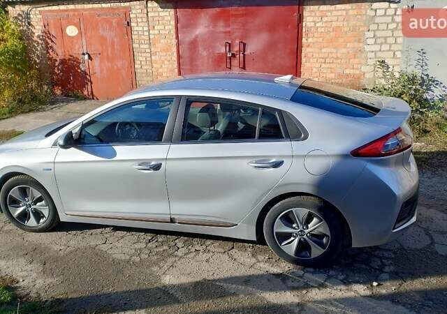 Серый Хендай Ioniq, объемом двигателя 0 л и пробегом 111 тыс. км за 14800 $, фото 11 на Automoto.ua